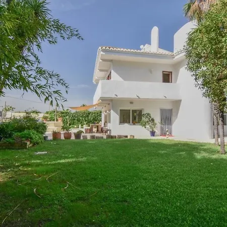 Bonita Casa Con Piscina Cerca De La Playa